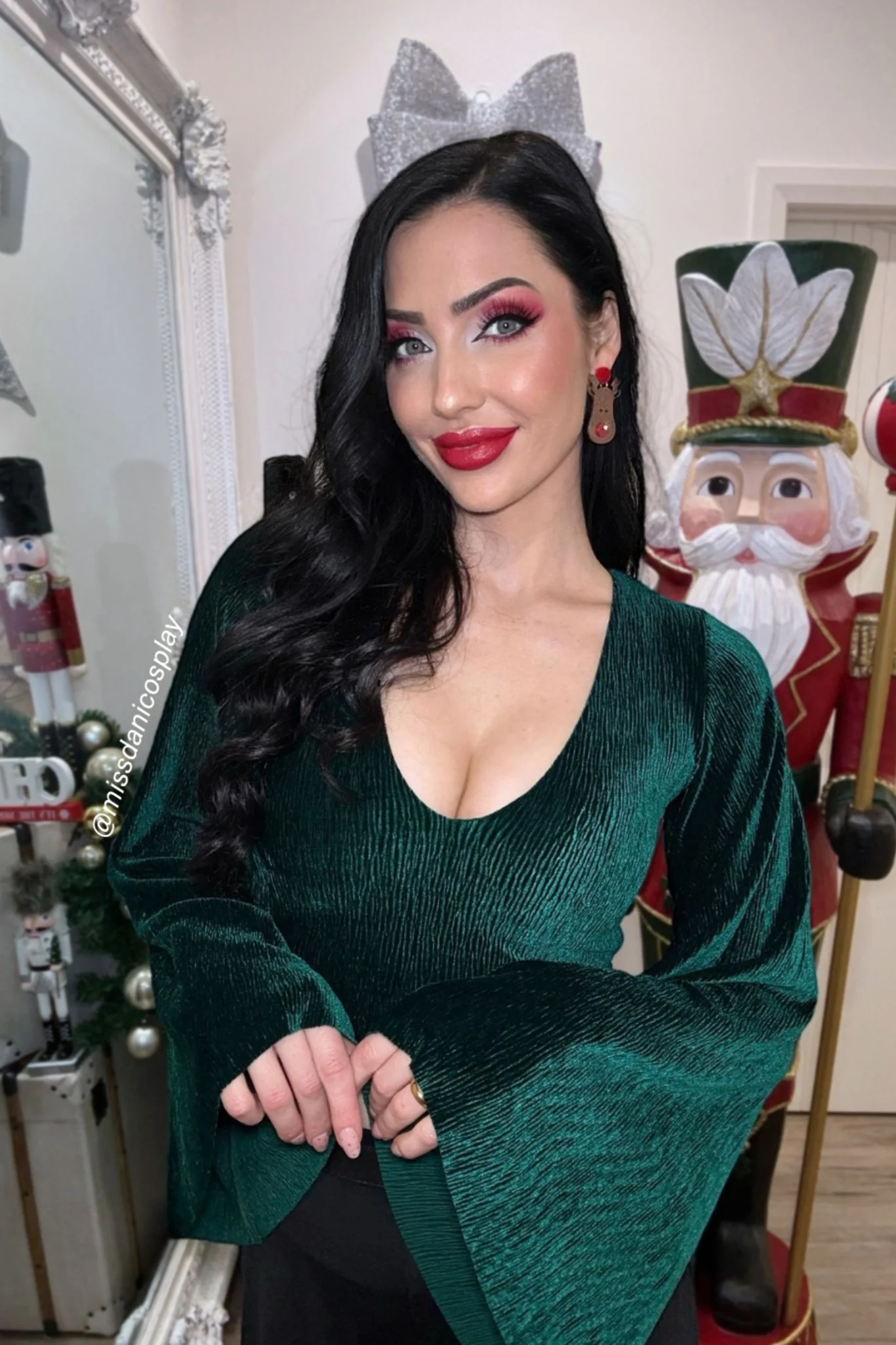 Crinkle Velvet Green Wide Sleeve Top - Image 4