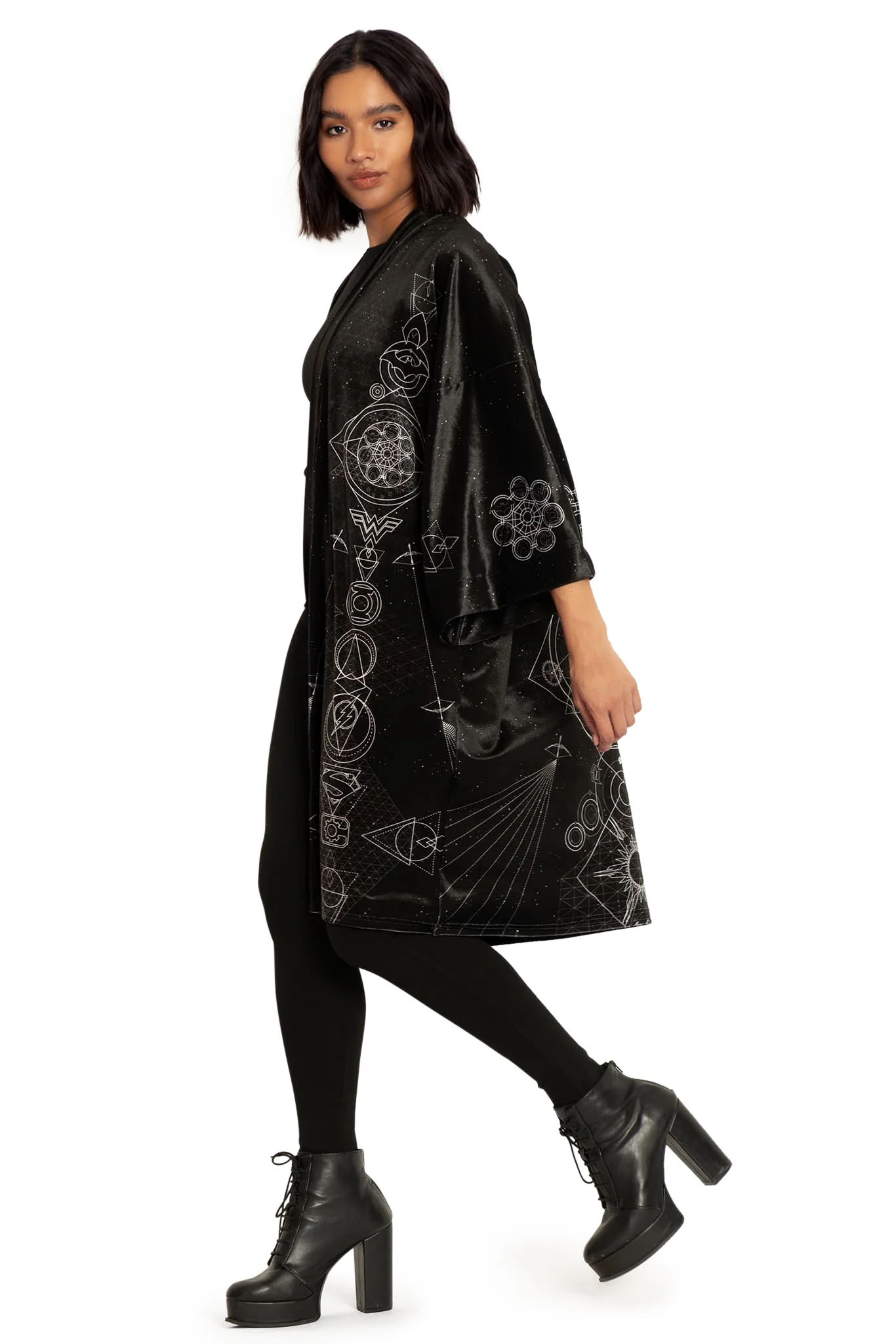 DC-Ometry Velvet Robe - Image 5