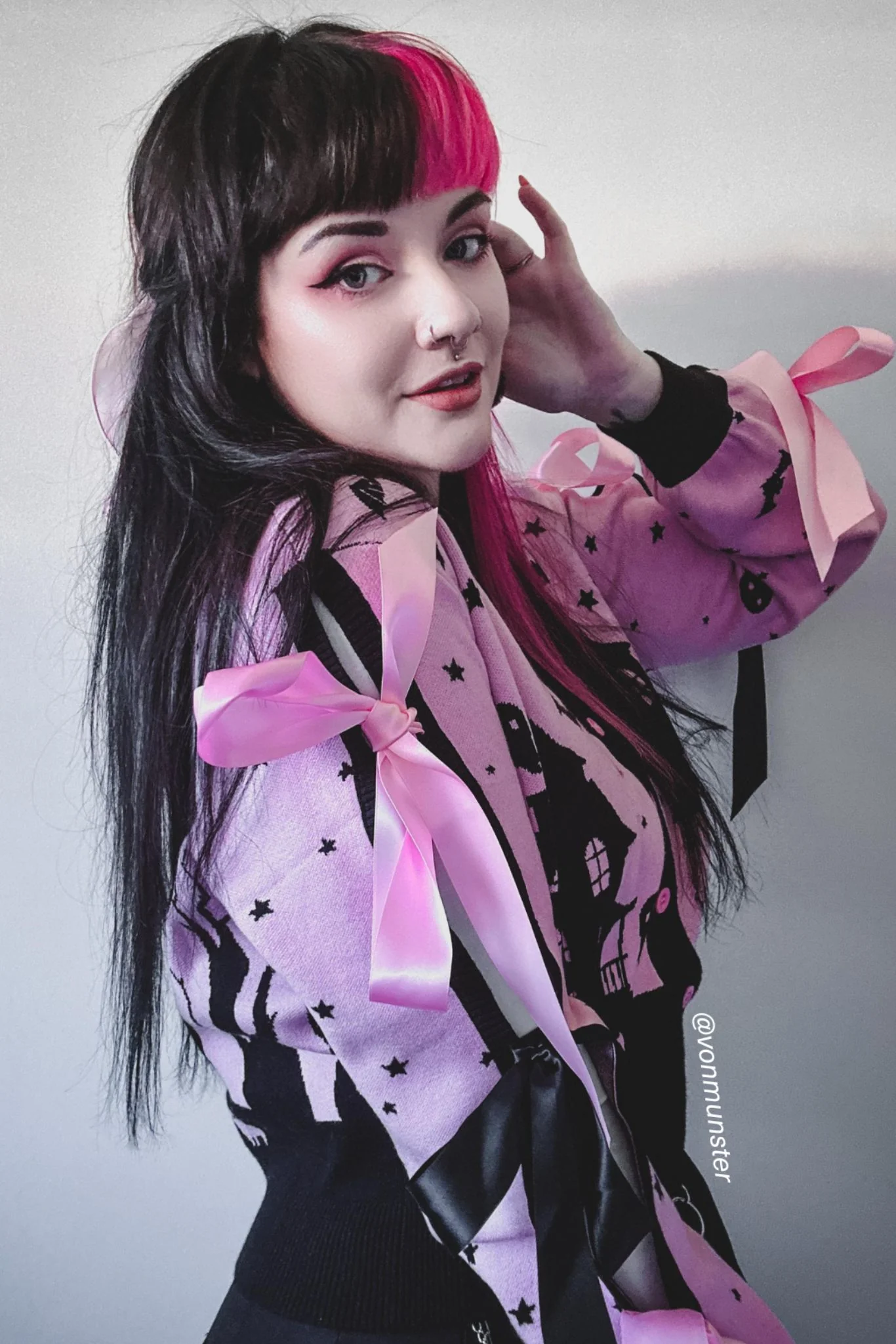 House Of Haunts Cropped Bow Cardigan - Image 4