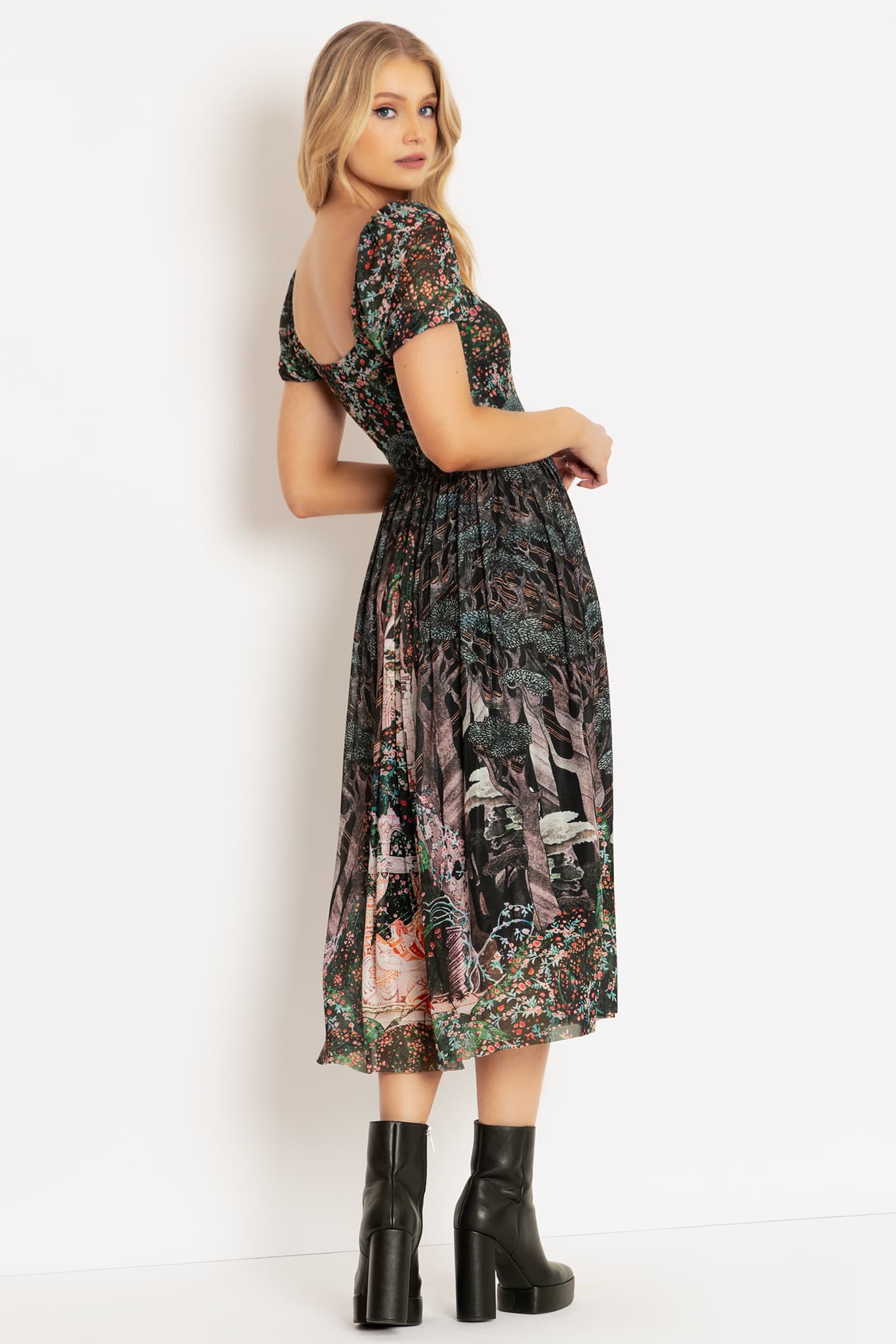 Nielsen Sleeping Beauty Short Sleeve Midaxi Dress - Image 2