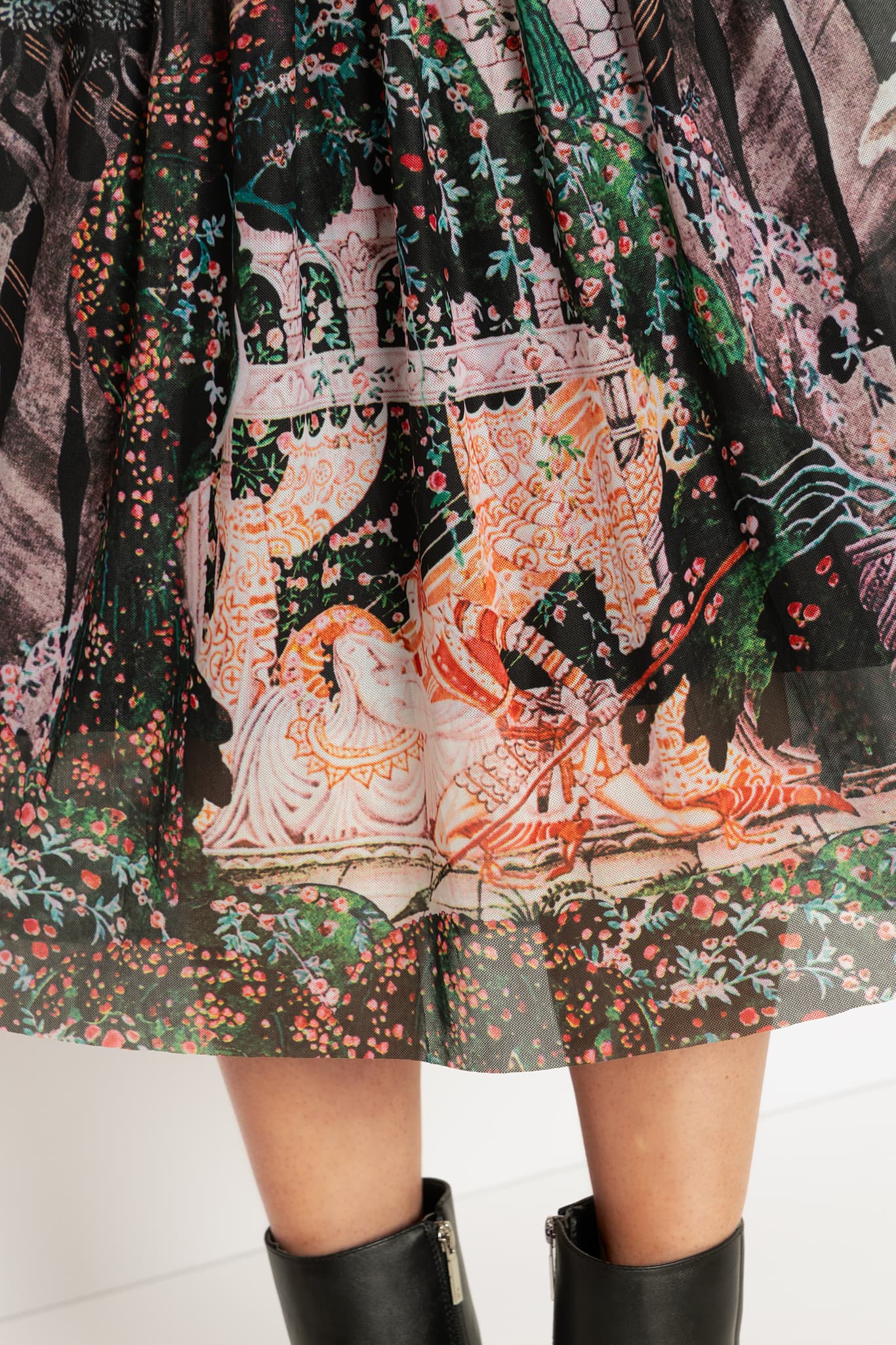 Nielsen Sleeping Beauty Short Sleeve Midaxi Dress - Image 4