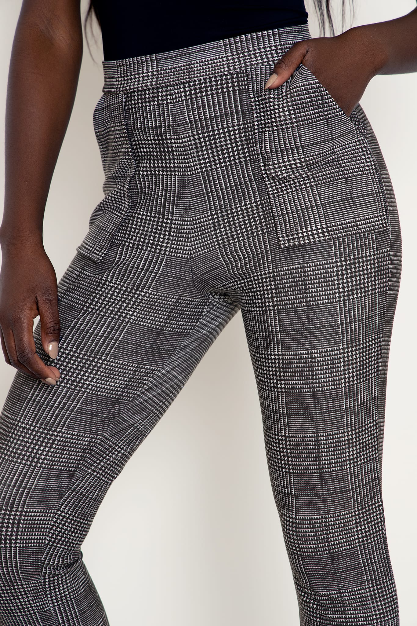 Tweed Mono Cuffed Pants - Image 4